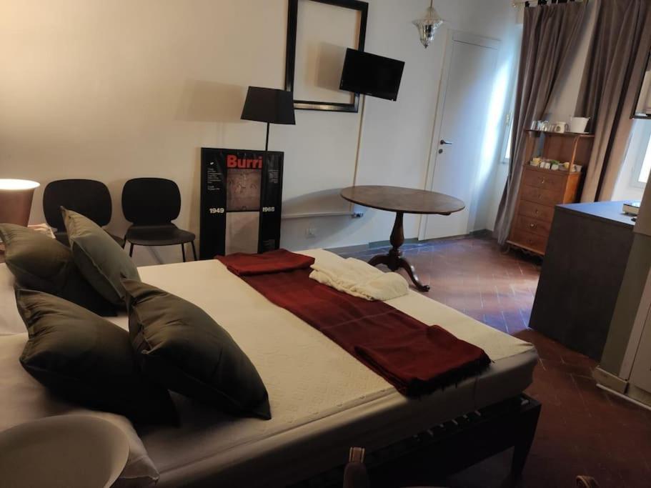 Lovely Portion Of Property Near Piazza Santo Spirito Florença Exterior foto